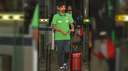 لاعبو السعودية يصلون الرياض بعد مواجهة العراق لاعبو السعودية يصلون الرياض بعد مواجهة العراق