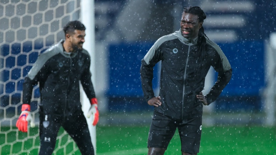 بافيتمبي جوميز وعبد الله المعيوف - تدريبات الهلال بافيتمبي جوميز وعبد الله المعيوف - تدريبات الهلال