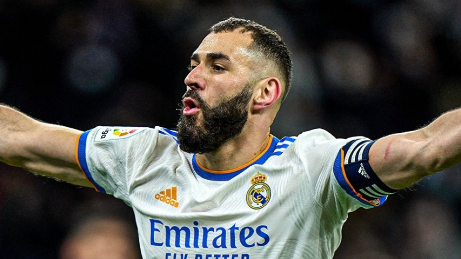 رسالة خاصة من بنزيما لجماهير ريال مدريد بعد التأهل لنهائي السوبر رسالة خاصة من بنزيما لجماهير ريال مدريد بعد التأهل لنهائي السوبر