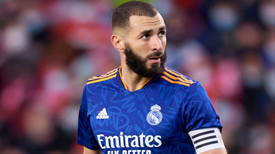 فرانس فوتبول تمنح كريم بنزيما جائزة أفضل لاعب فرنسي 2021 فرانس فوتبول تمنح كريم بنزيما جائزة أفضل لاعب فرنسي 2021